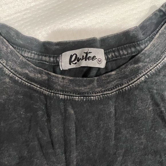 M graphic tee - Picture 2 of 2